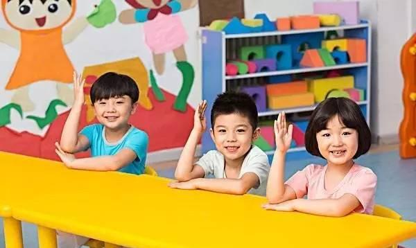 教育部新政 幼兒園重大改革，雙職工家庭痛點(diǎn)迎來(lái)轉(zhuǎn)機(jī)